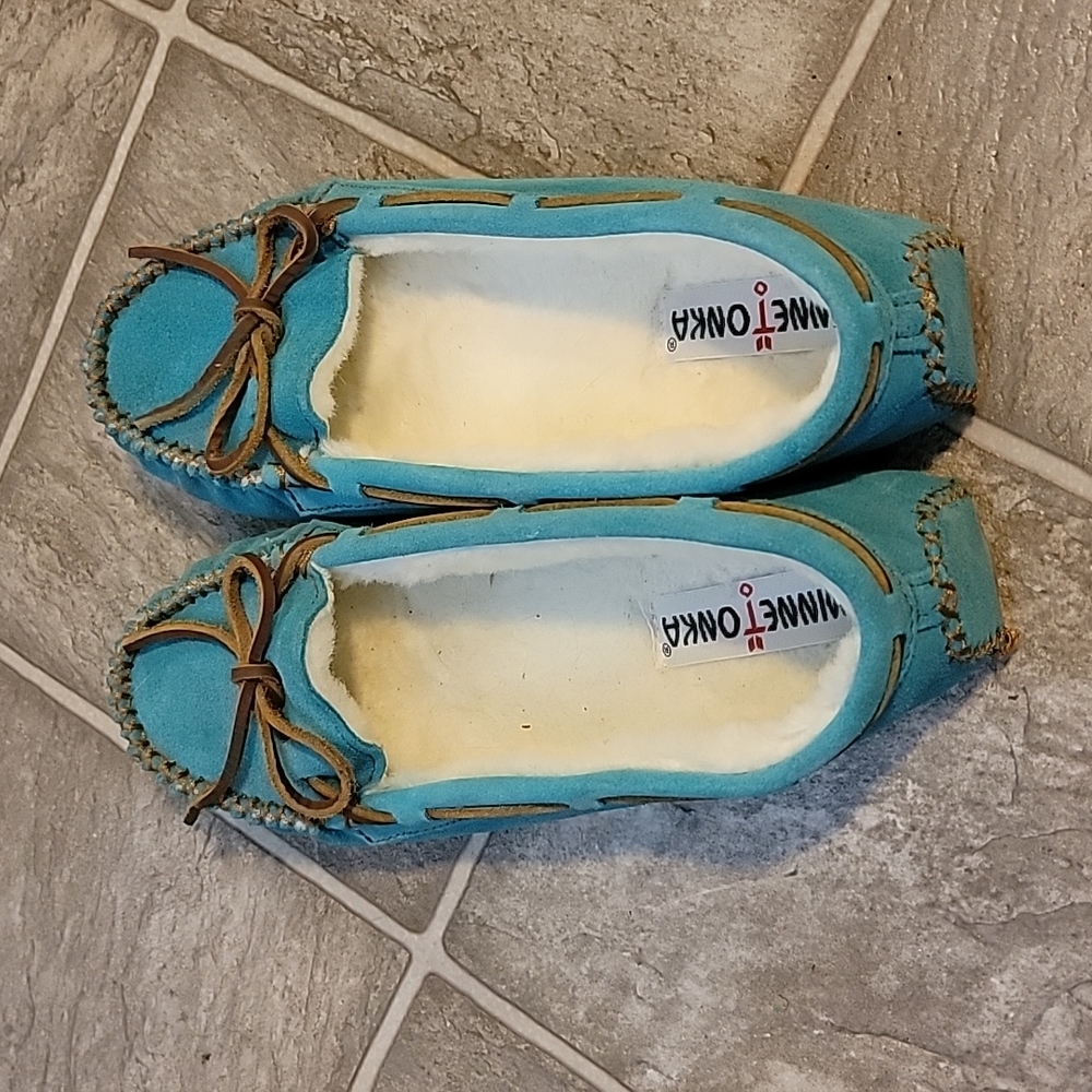 Teal Minnetonka Moccasins Women's Size 10